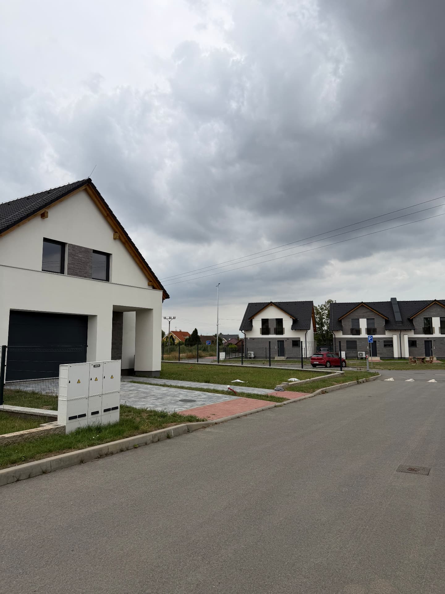 Dříteč — zástavba a veřejný prostor v lokalitě